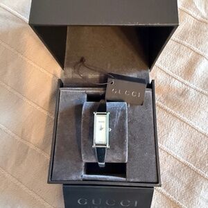 VTG RARE GUCCI 1500 L WATCH WHITE MOTHER OF PEARL DIAL, SWISS MADE, BOX